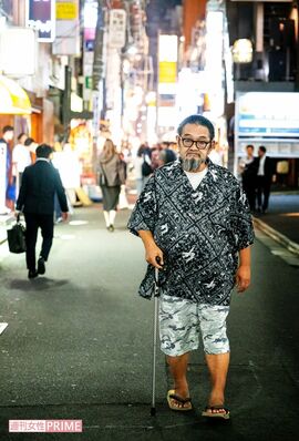 ホームレス生活を経て62歳で作家デビューした赤松利市さん（撮影／佐藤靖彦）