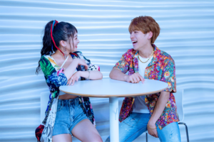 左から宇井優良梨(17)、西澤呈(19)