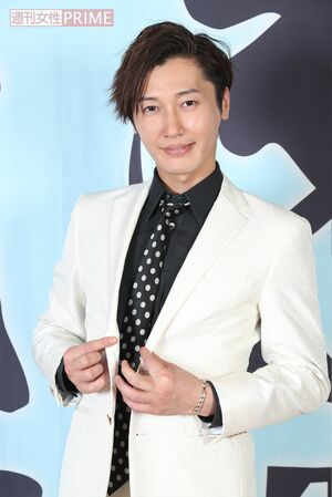 後上翔太（ごがみ・しょうた）／1986年10月23日生まれ。東京都出身。179cm。東京理科大学在学中に、純烈への参加を決断した純烈の最年少メンバー。コーラス担当。趣味はベース演奏とスノーボード。特技はバスケットボール。　撮影／坂本利幸