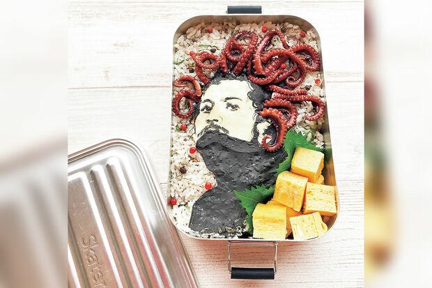 『タートルネックの口元上げ弁当』King Gnu常田の髪をタコ足に！