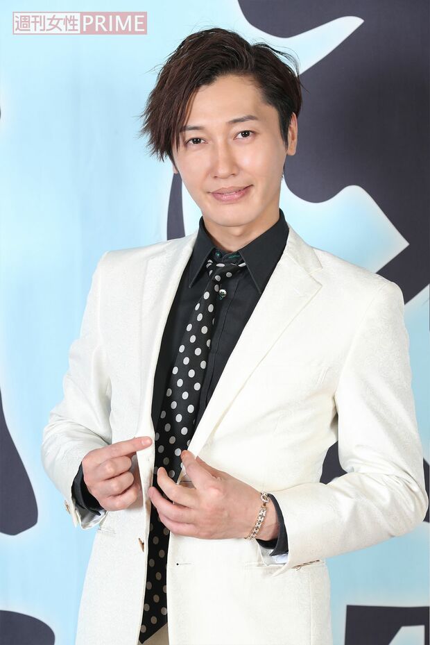 後上翔太（ごがみ・しょうた）／1986年10月23日生まれ。東京都出身。179cm。東京理科大学在学中に、純烈への参加を決断した純烈の最年少メンバー。コーラス担当。趣味はベース演奏とスノーボード。特技はバスケットボール。　撮影／坂本利幸