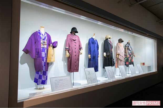 《着やすく、着替えは5分で》という信念があり、展示された服もクローゼットに整然と保管されていたという　撮影／齋藤周造