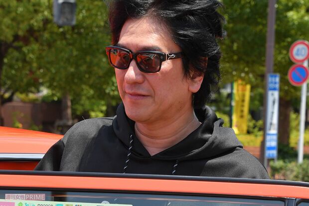 '19年「新恋人と同居疑惑」について直撃を受ける川崎麻世