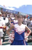 ブルーのユニフォームが爽やかな慶応女子のチア(編集部で一部加工、SNSより)