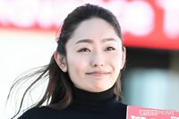 安藤美姫、16歳の教え子と手繋ぎデート報道後にサプリメント広告から消える 販売元が回答した“契約解除の…