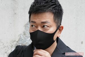 直撃取材を受ける宮迫博之（'20年7月）