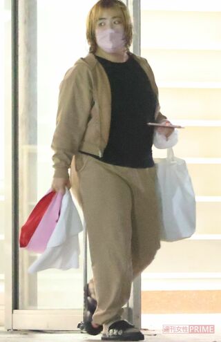 撮影中は演技で圧倒するも、帰る直前まで仲間を笑わせていたゆりやんレトリィバァ（2022年）