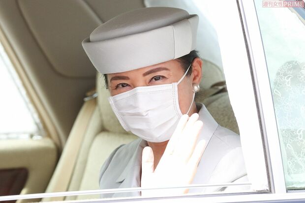 香淳皇后が逝去して20回目の命日にあたる6月16日、『香淳皇后二十年式年祭の儀』のため、雅子さまと秋篠宮ご夫妻が皇居へ