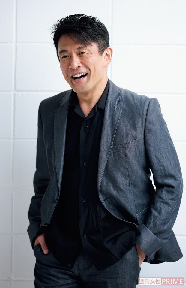 内野聖陽　撮影／渡邉智裕　ヘアメイク／佐藤裕子（スタジオAD）　スタイリング／中川原寛（CaNN）