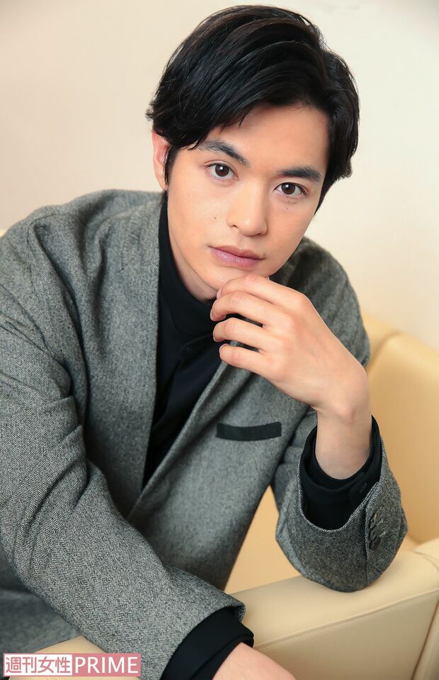 瀬戸康史　撮影／佐藤靖彦