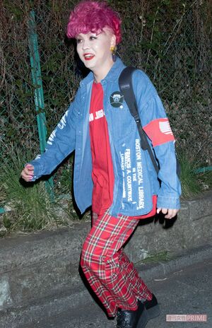 '19年3月、直撃取材に驚きの表情を浮かべるぺえ