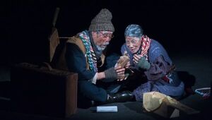 【写真】『屋根』の初演は2001年。2009年まで115ステージを上演した。主役は根来公平・しの夫婦。富良野塾9期生の納谷真大さんが公平を演じ、実際の妻である森上千絵さんがしのを演じる