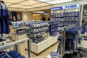 W杯の期間限定で、東京駅内にできた日本代表応援ストア(日本代表公式SNSより)