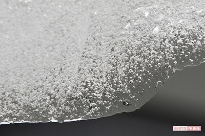 気泡の多さが特徴。パチパチと空気がはじける音が　撮影／渡邉智裕