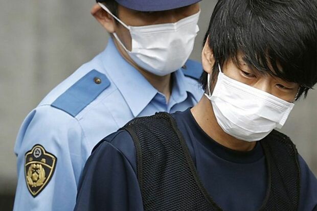 安倍晋三元首相銃撃事件で逮捕された山上徹也容疑者（写真／共同通信）