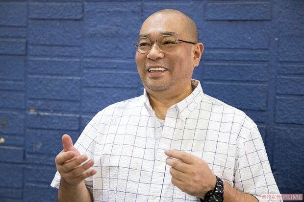 「歌舞伎町に事務所を構えていたときは、エントランスで銃撃騒動があったり、上の階から人が落下するのを見たり、近くの部屋で死体が見つかったこともありましたね」 撮影／伊藤和幸