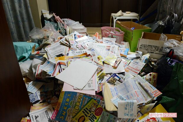 アパートに配達された21年分のチラシ