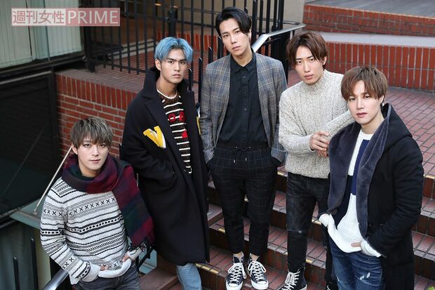 左からソル、テフン、ナロ、サンウ、ルイ　撮影／齋藤周造