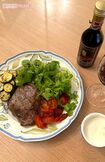 加トちゃんがいない日は、焼いて完成するような簡単な食事になりがち　撮影／加藤綾菜