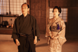 『碁盤斬り』5月17日（金）全国公開【出演】草彅剛/清原果耶、中川大志、斎藤工、小泉今日子/國村隼【配給】キノフィルムズ（C）2024 「碁盤斬り」製作委員会
