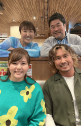 中島さん（右下）とは親子同然の付き合いを続けている北斗晶夫妻