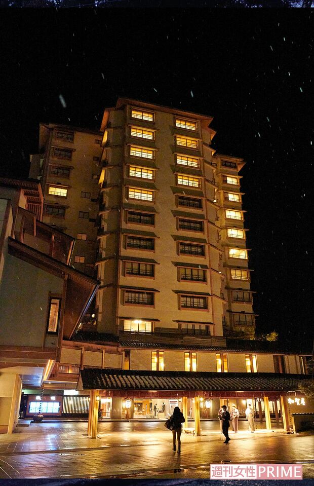 暗くなった頃、加賀屋に到着！　撮影／山田智絵