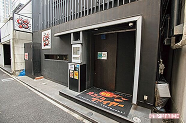 大阪お好み焼き・鉄板焼き88有楽町本店　撮影／齋藤周造