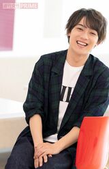 くだけた笑顔を見せる辰巳ゆうと（撮影／伊藤和幸）