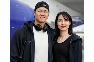 ドジャースの公式X（旧ツイッター）に投稿された大谷翔平と田中真美子さんの写真