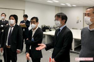 ネットカフェ難民救済のため、東京都へ申し入れをした『つくろい東京ファンド』のほか、支援団体の人たち