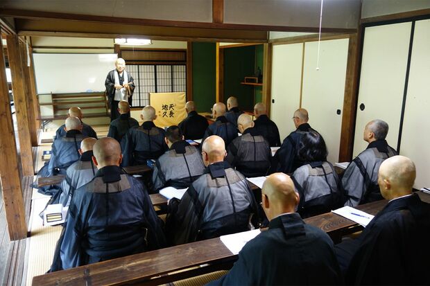 僧侶になるために『得度式』を受ける