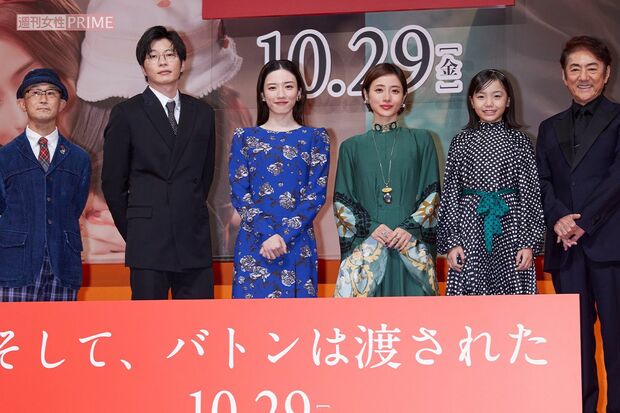 映画『そして、バトンは渡された』では、キャリア初の母親役に挑戦した石原さとみ。女優としての新たな境地を開拓した