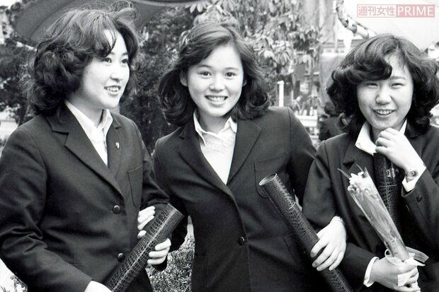 『青春の門』で新人離れした迫真の演技で数々の映画賞を受賞した翌年、高校を卒業した大竹しのぶ（'76年卒業）