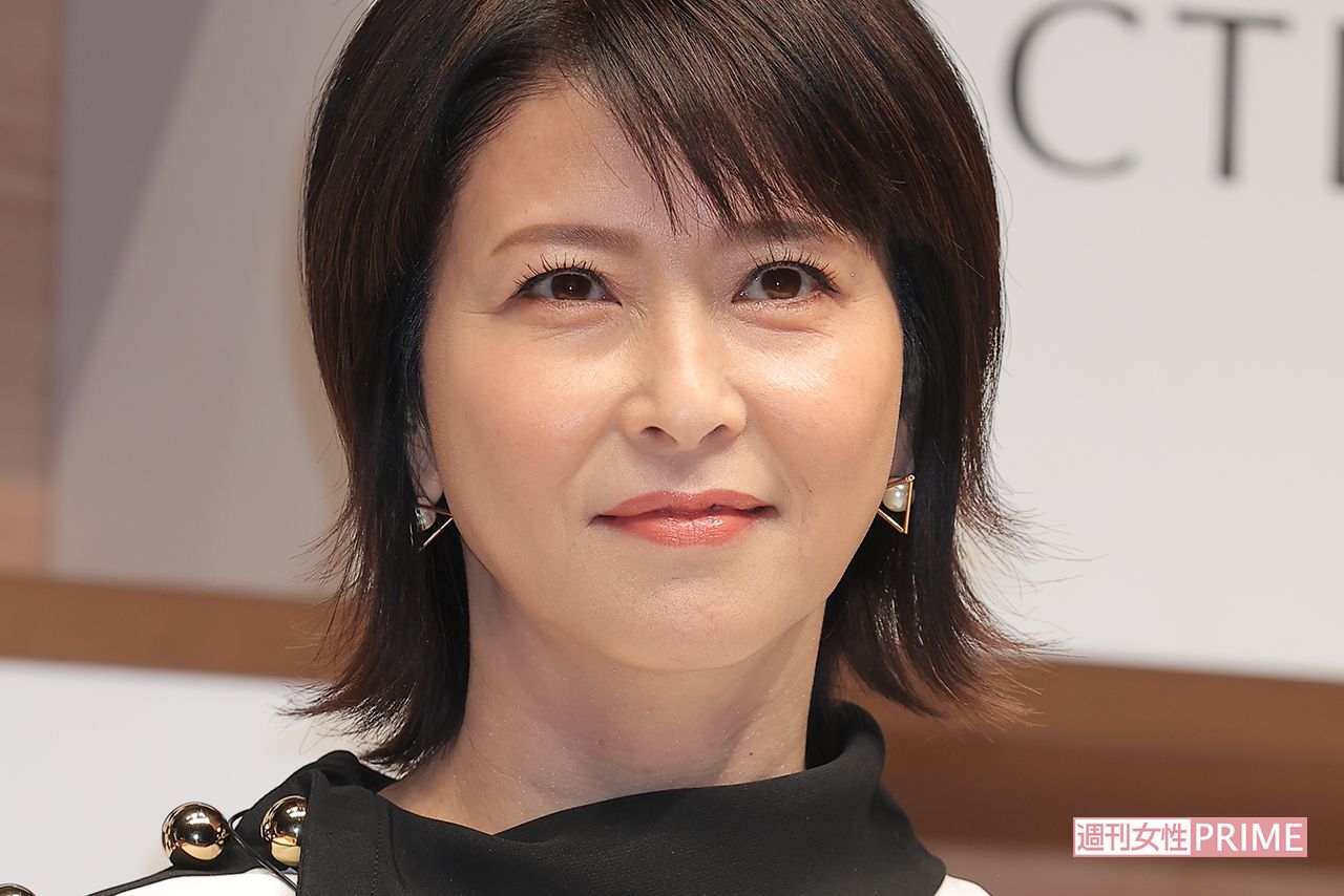 森高千里、55歳でミニスカ披露に「色気が半端ない」衝撃ビジュアルのウラに積み重ねた“美容努力” | 週刊女性PRIME