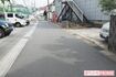事件現場。容疑者は写真右スペースでUターンする車を威嚇していた