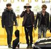 左から中丸雄一、亀梨和也、上田竜也