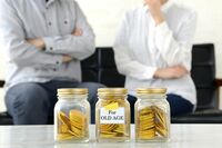老後に預貯金を抱え込むと医療・介護費が激増! 「生前贈与」のテクで大損を防ぐ