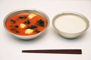 昭和22年（1947年）トマトシチュー、脱脂粉乳