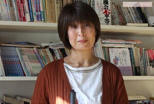 由里子さんは夫と12歳の娘の3人家族。結婚や出産を頭からあきらめていた時期もあったという