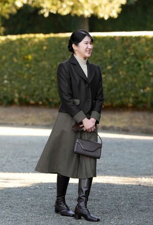 この日はブラウン系のワントーンでコーディネートを統一された