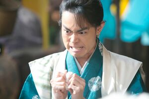 虎松の顔が“般若”に! (c)NHK