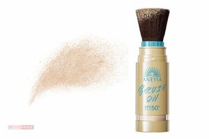 UVパウダー　アネッサパーフェクトUVブラッシュオンパウダー（3g）3498円／資生堂（マツキヨココカラ限定販売）