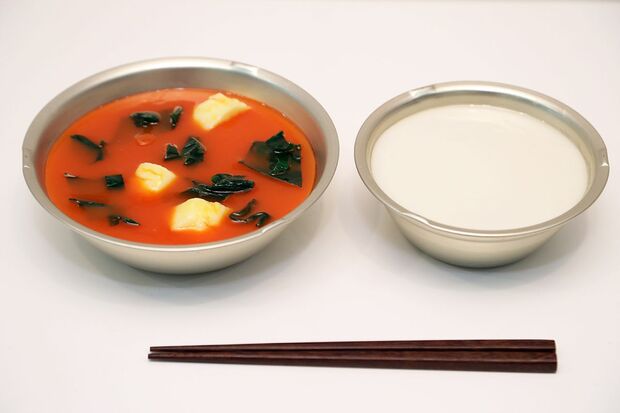 昭和22年（1947年）トマトシチュー、脱脂粉乳