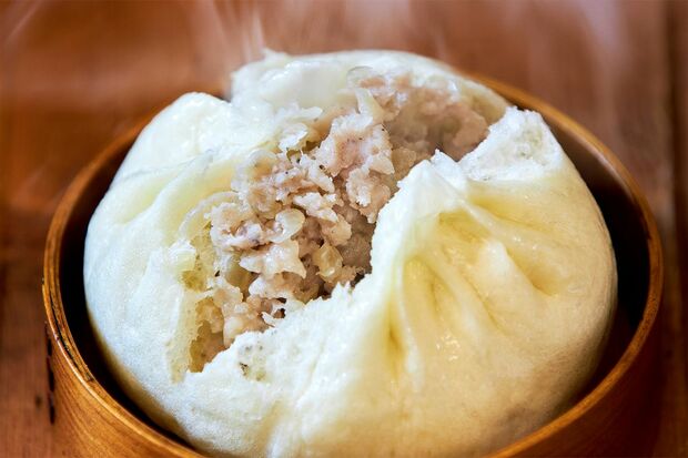 編集部の551好きファンからは『羅家 東京豚饅』に対して「本家より味濃い」「肉肉しさが足りん」との声も（公式ホームページより）