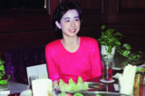 阿川佐和子、写真は'89年。父は阿川弘之さん。TBSの朝の情報番組のリポーターを経て、'89年『筑紫哲也 NEWS23』のキャスターに就任。著書『聞く力-心をひらく35のヒント』（'12年）はベストセラーに。冠番組『サワコの朝』（'11年〜'21年）を長く持った。現在は『ビートたけしのTVタックル』（テレビ朝日系列）に出演中（写真／産経新聞社）