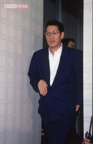 1994年9月、東京医科大病院で、バイク事故からの退院会見に臨んだビートたけし