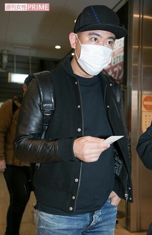 記者の質問に答えるナダル