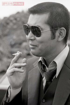 人気を博した刑事ドラマ『西部警察』シリーズ(’79年~’84年)での“大門軍団”を率いた角刈り&サングラスはインパクト大 撮影/本誌写真班