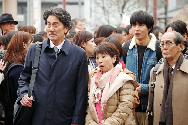 宮沢たちは、社員一丸となって“陸王”の開発に取り組む　(c)TBS