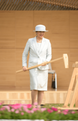 '23年6月、岩手県で行われた植樹祭に陛下とご一緒に臨まれた雅子さま